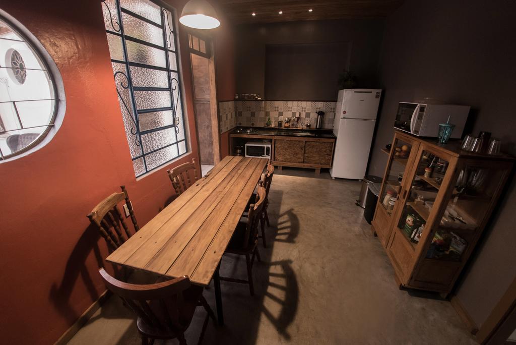 Frida Casa Hostel Пелотас Экстерьер фото